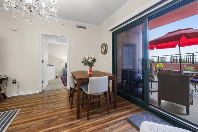 Building Photo - 121 N Monroe St