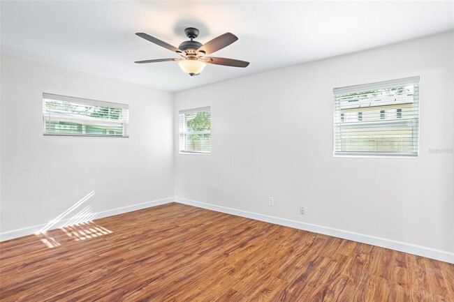 Building Photo - 516 Baxter St