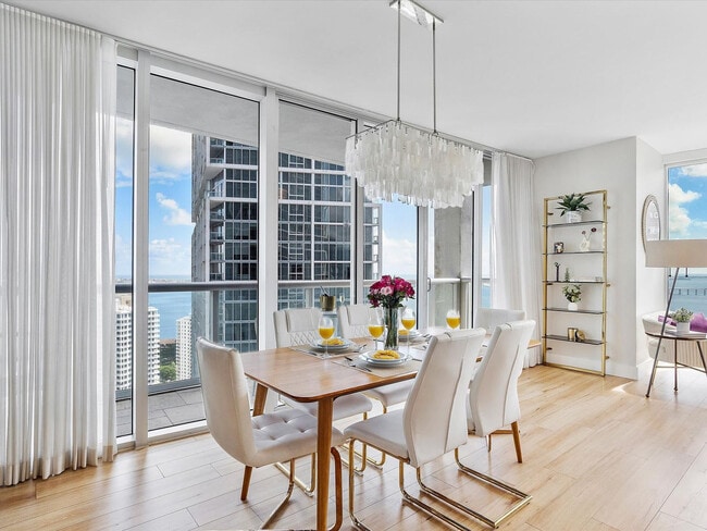 Building Photo - 485 Brickell Ave