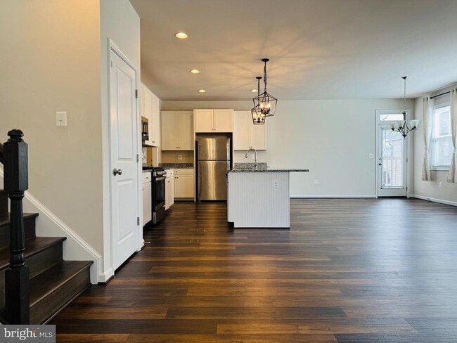 Building Photo - 454 Coastal Ave