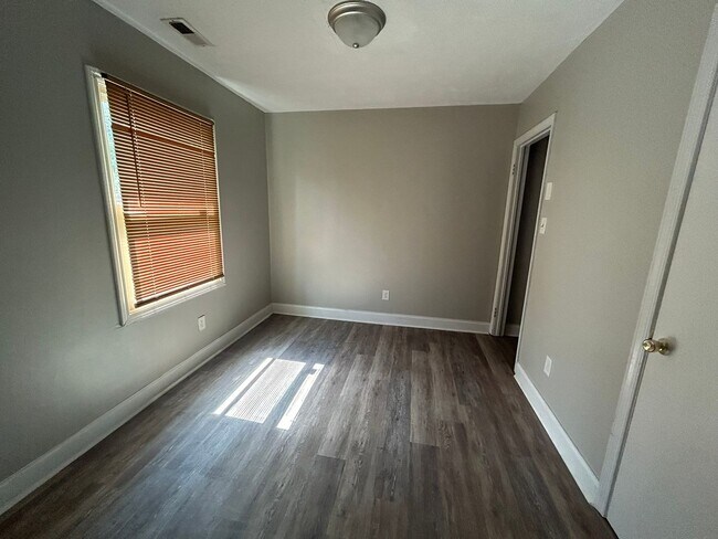 Building Photo - 5752 Edmeston Dr