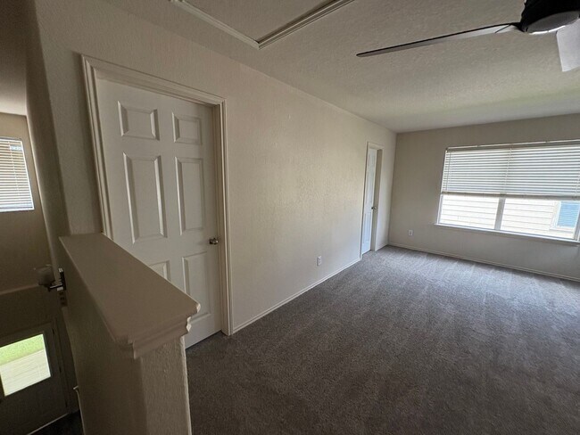 Building Photo - Beautiful home in Town Creek Village - Cibolo