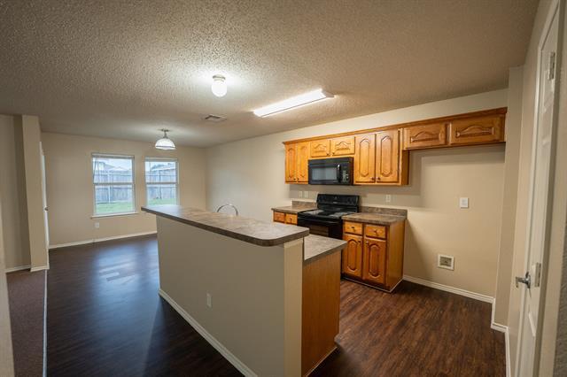 Building Photo - 233 Willow Creek Ln