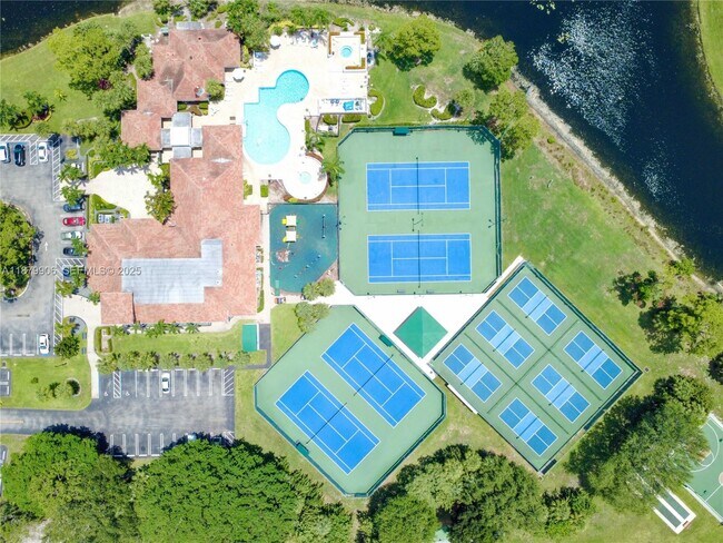 Building Photo - 2549 Egret Lake Dr