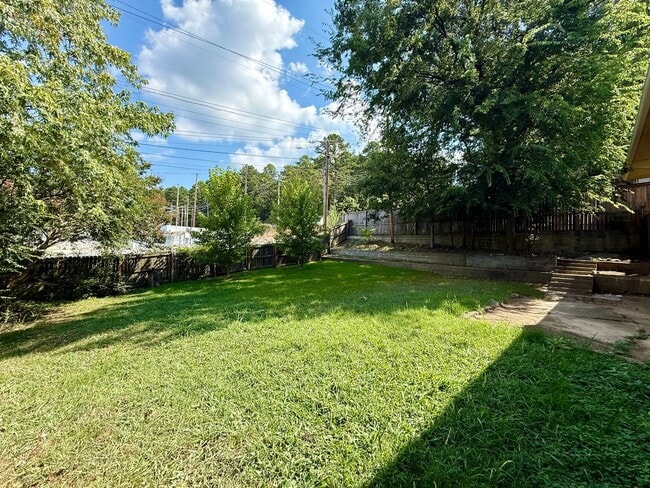 Building Photo - 6604 Granada Dr