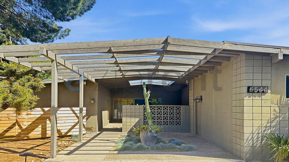 Building Photo - 5544 N Poplar Ave