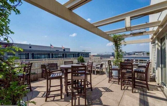 Building Photo - Chinatown 1,000 Square Foot PLUS W/Private Balcony, Fitness Center & More!