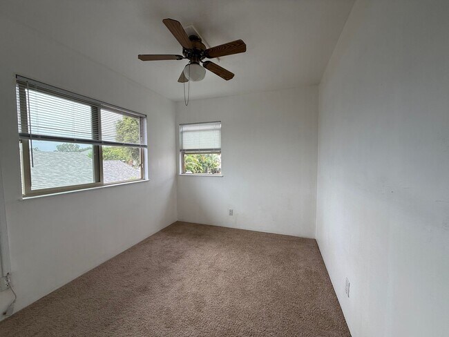 Building Photo - 94-1098-1098 Awalua St
