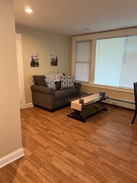 Building Photo - 145 Park Ave