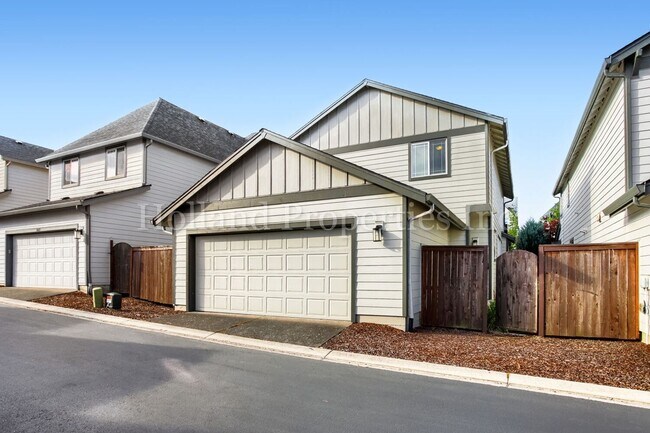 Building Photo - Beautiful North Bethany Home with Resort-Style Amenities & Walkable Location!