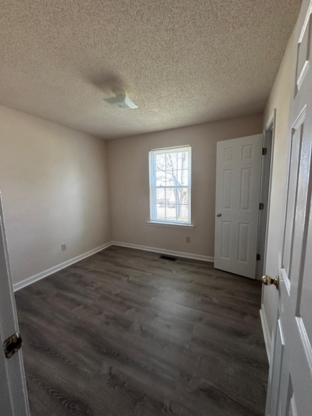 Building Photo - 1535 Richmond Rd