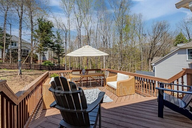 Building Photo - 209 Birchleaf Ln