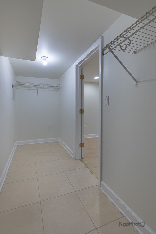 Building Photo - 713 Mariners Point