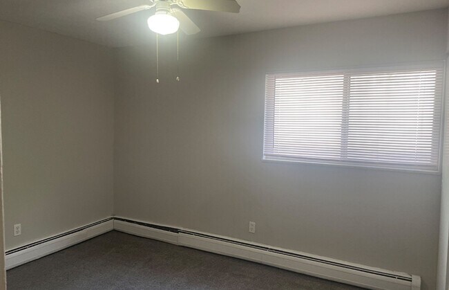 Building Photo - 550 Lowell Ave