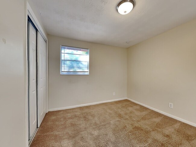 Building Photo - WESTSIDE HOME