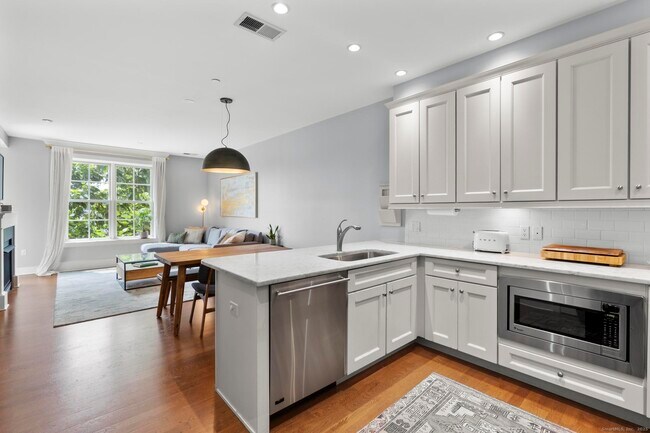 Building Photo - 77 Havemeyer Ln