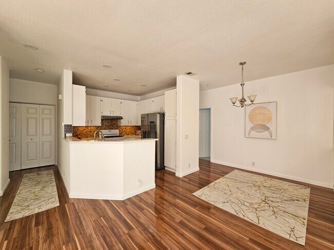 Building Photo - 440 Navaro Pl