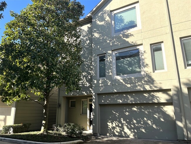 Building Photo - 4338 Center St