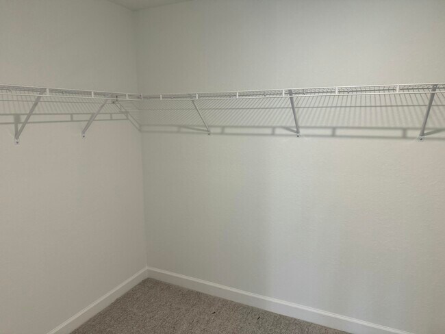 Building Photo - 10445 NW Suncrest Lp