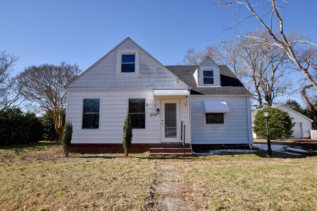 Primary Photo - 11 Roberts Ct W