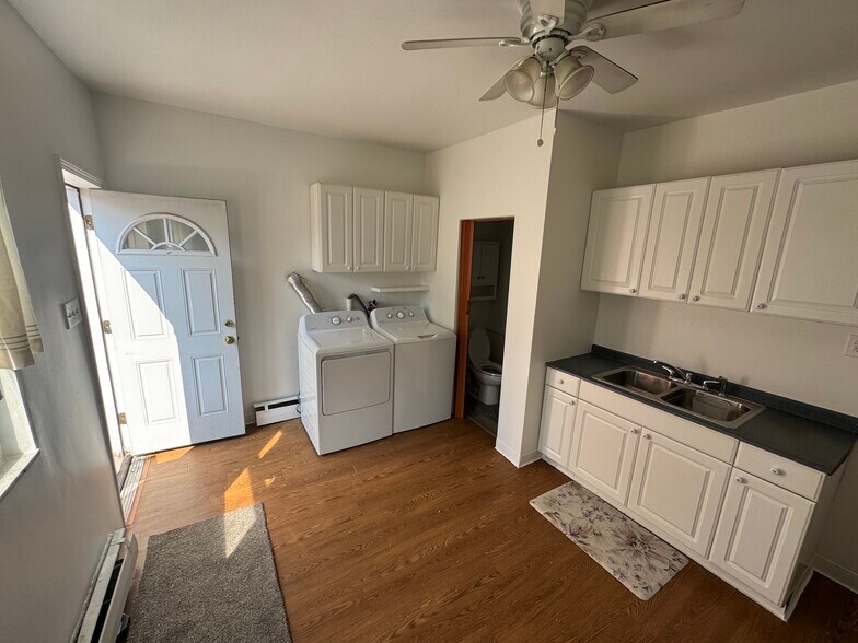 Kitchen - 4052 Penn Ave