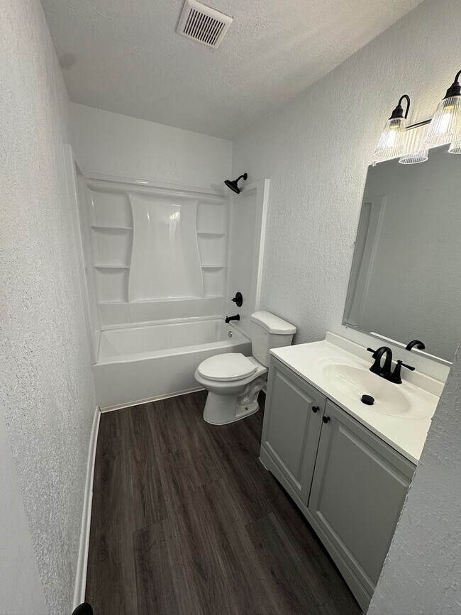 Building Photo - 1729 NE 2nd St