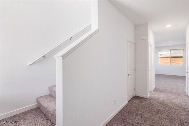 Building Photo - 9692 Jade Rise Ave