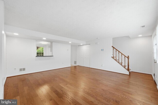 Building Photo - 7 Leatherwood Ct