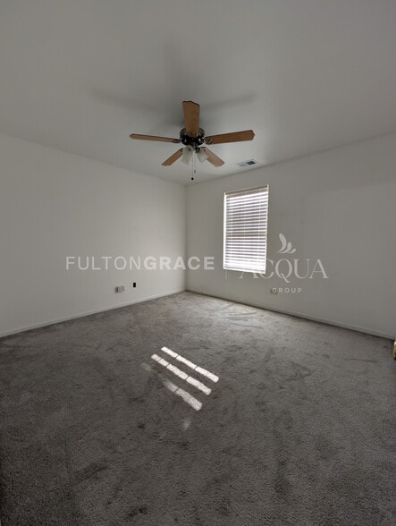 Building Photo - 2551 Oak Tree Ln