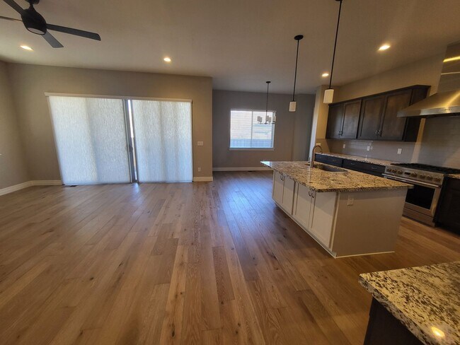 Building Photo - 2932 Cambria Lp