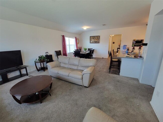 Building Photo - 3610 Batson Dr