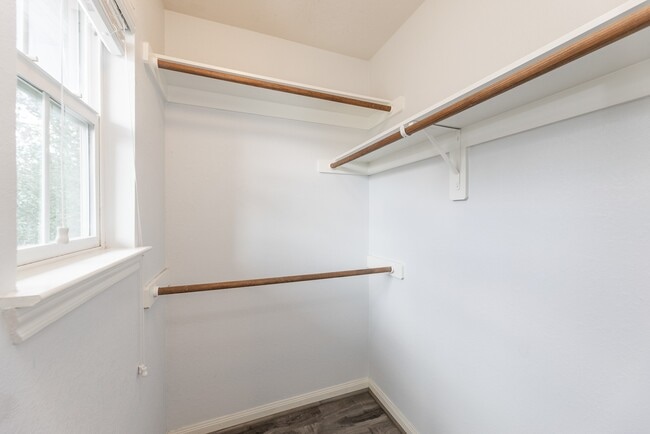 Building Photo - 24662 Folkstone Cir