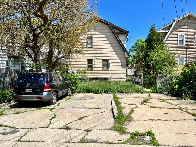 Building Photo - 4645 N 38th St