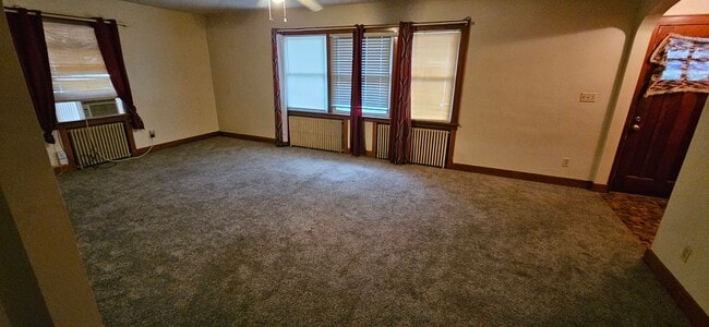 Building Photo - 1363 W 12th St