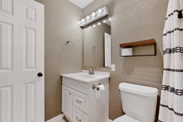 Building Photo - 2700 Winding Creek Dr