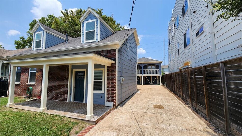 Primary Photo - 1608 Crockett St