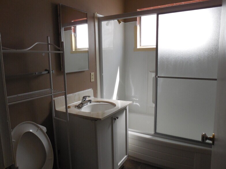 Primary Photo - 734 Ohio St