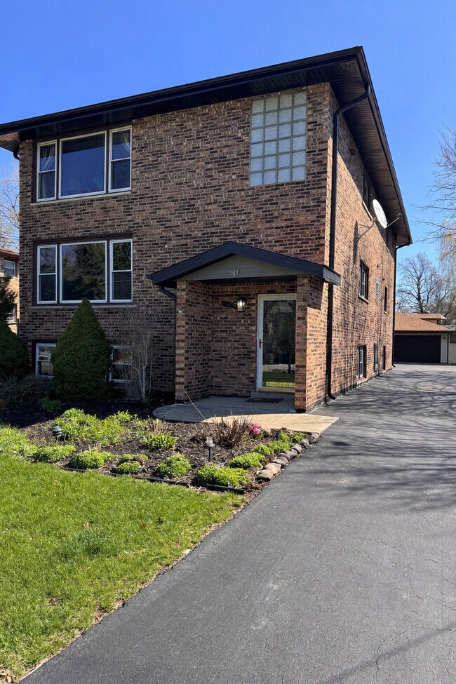 Building Photo - 7819 Garden Ln