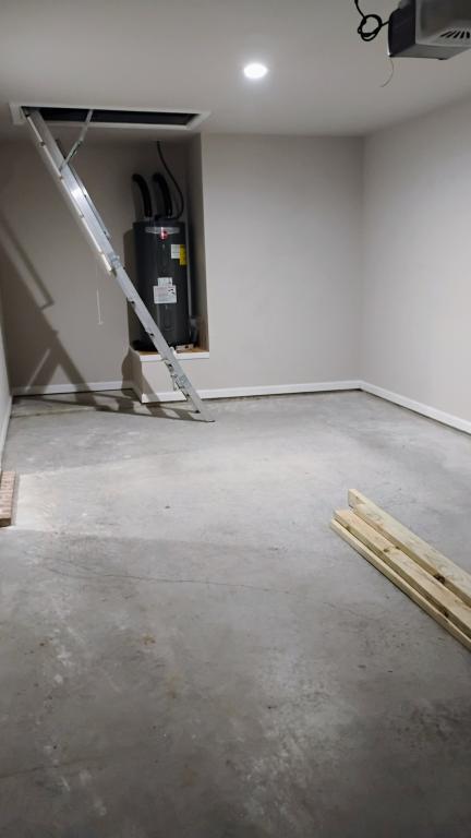 Building Photo - 210 Hoover Ln