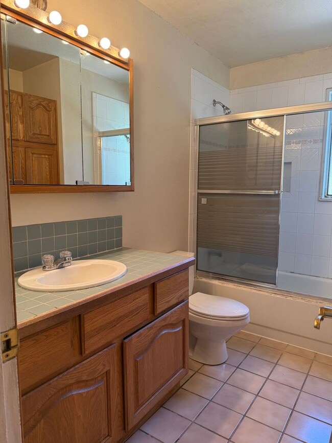 Building Photo - North Central 3 Bedroom Home