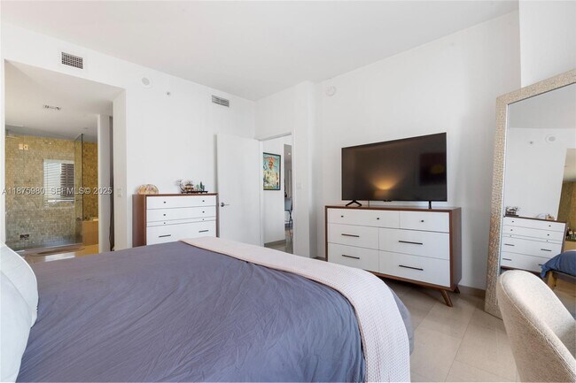 Building Photo - 88 SW 7th St