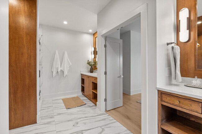 Building Photo - 601 S 9th St