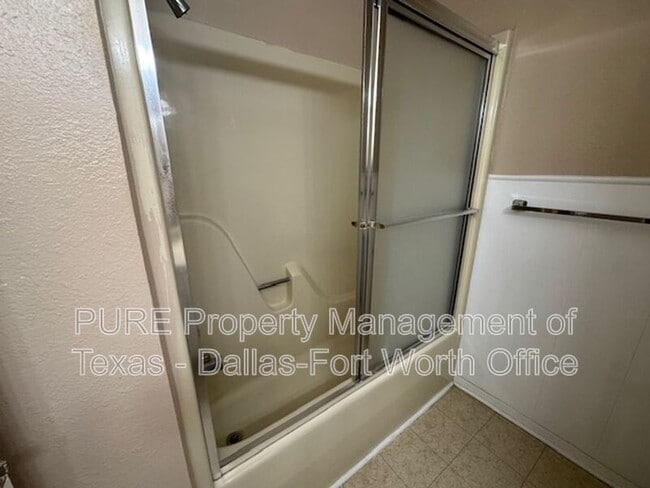 Building Photo - 6321 Kelly Dr