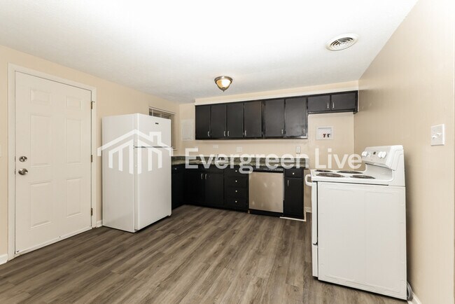 Building Photo - 5919 Chambersburg Rd