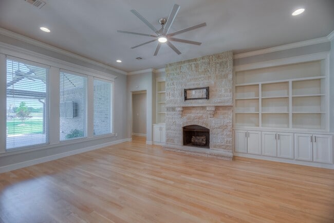 Building Photo - 12510 S Maplewood Ave