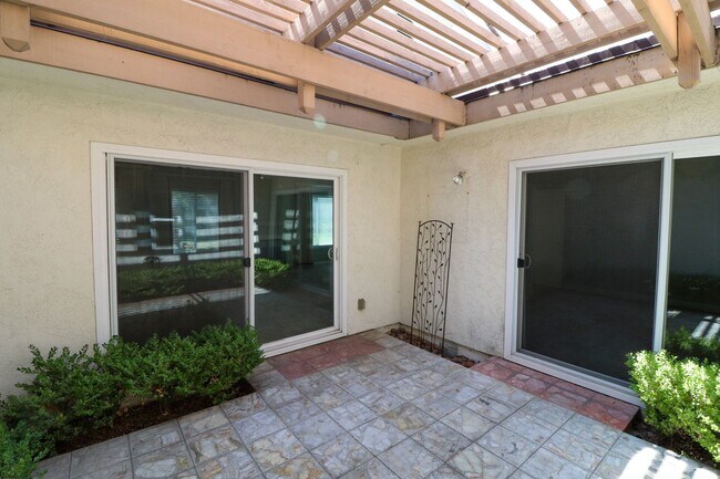 Building Photo - 1050 Pacifica Dr