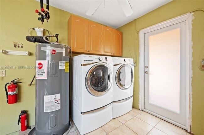 Building Photo - 20001 NW 62nd Ct