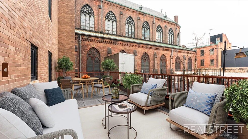 Building Photo - Montrose Avenue