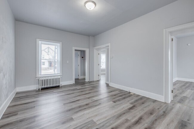 Building Photo - Park/5th Duplex