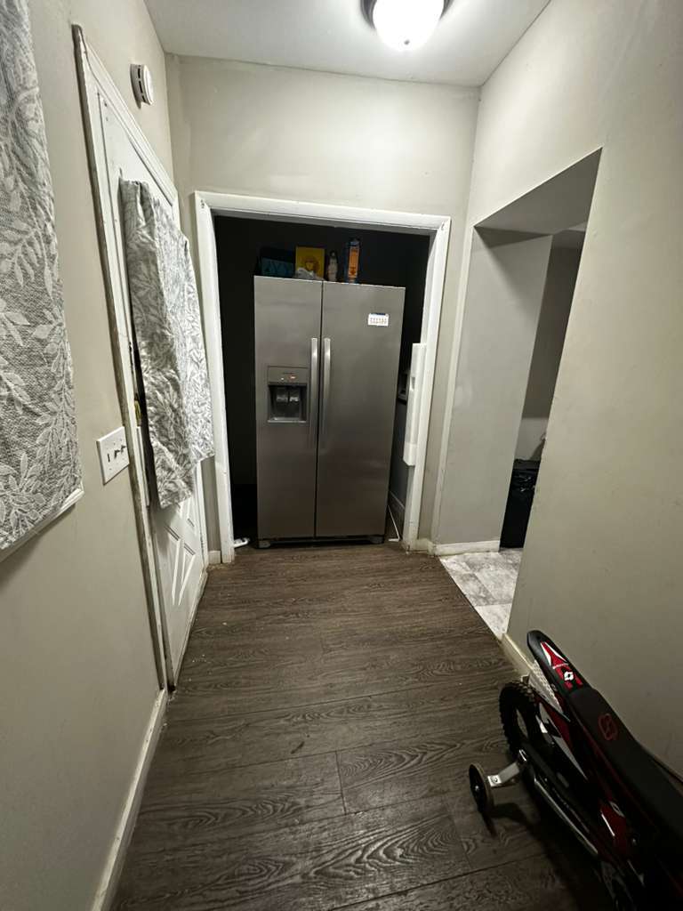 Building Photo - 626 Oak St